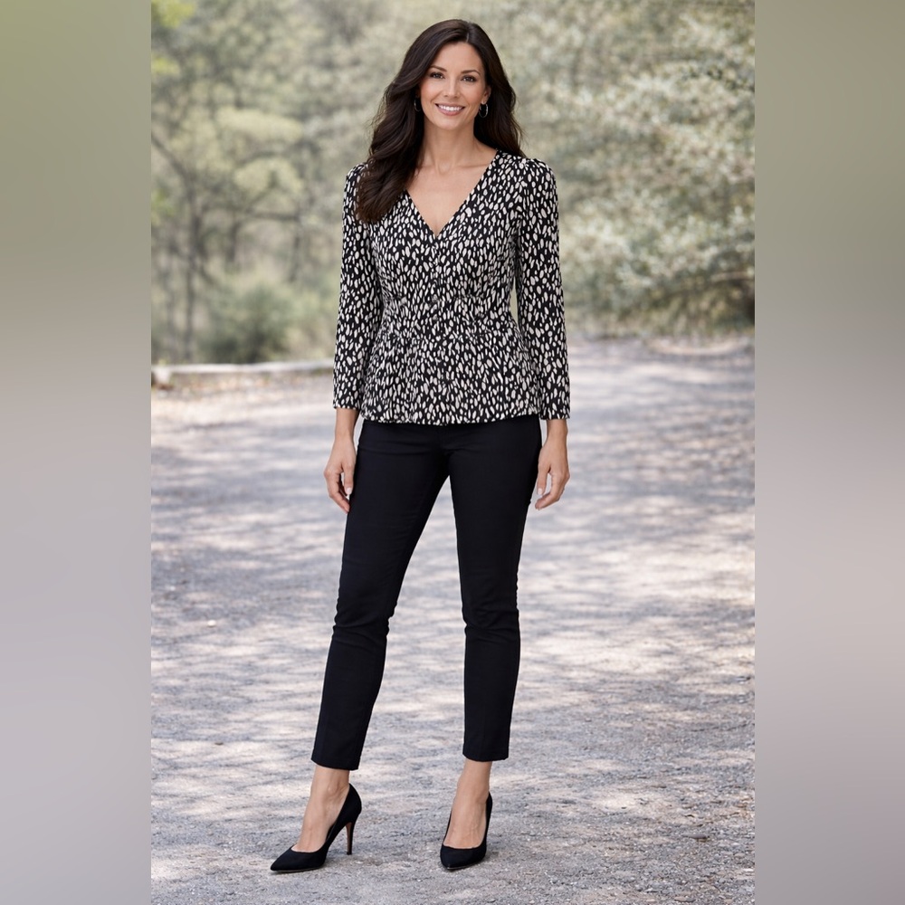 J.CREW Women’s button down V  Neck  lined size 2 long sleeve blouse
